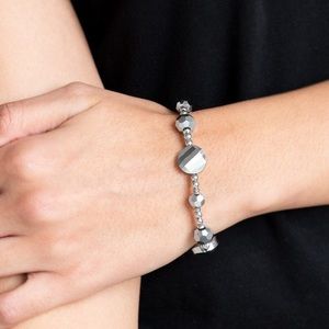 ❤️‍🔥5/$25❤️‍🔥 Starry-Eyed Elegance Silver Bracelet